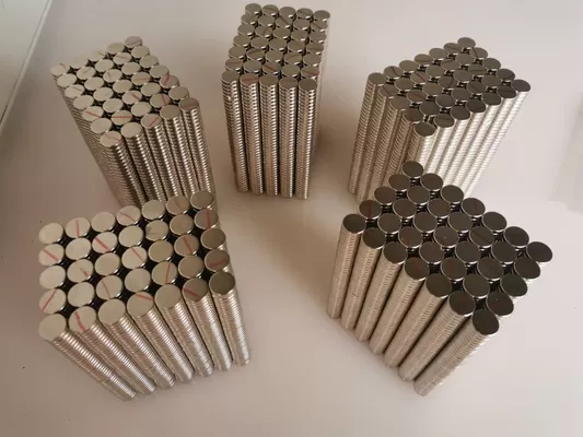 Laatste bedrijfsblogs Industriële Neodymium Magneten: Hoge Prestaties met Veelzijdige Anti-Corrosie Coatings
