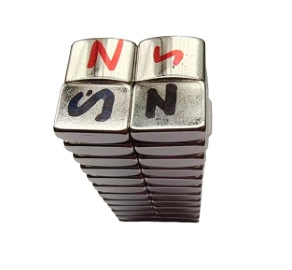 Laatste bedrijfsblogs Oriented Magnetization Design for NdFeB Motor Magnets: The Secret to Improving Motor Performance