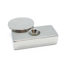 kopen 20*10*3mm N35 Neodymiumblok Verzonken Magneten met Schroefgat online manufacture